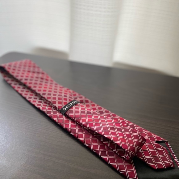 George Tie - Picture 3 of 3